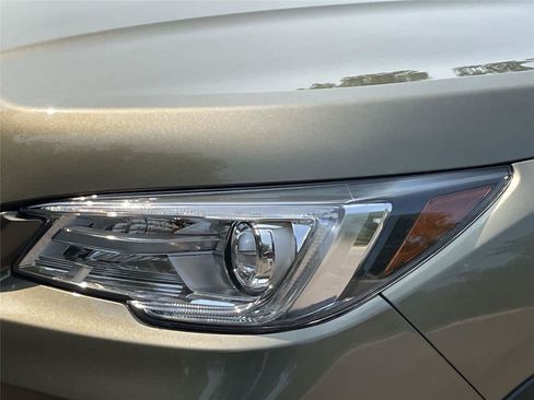 Used 2022 Subaru Ascent Limited w/ Technology Package AWD/4WD image 9
