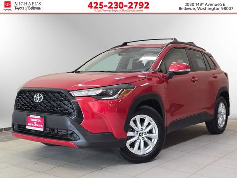 Certified 2024 Toyota Corolla Cross LE w/ Moonroof Package AWD/4WD image 1