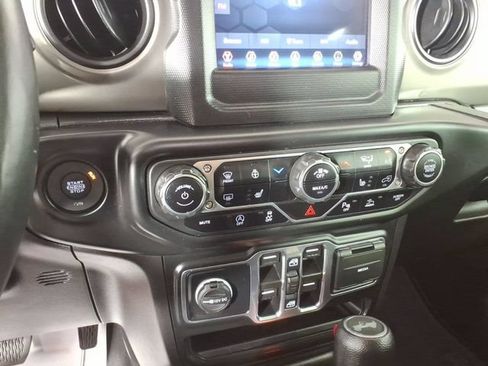 Used 2022 Jeep Wrangler Unlimited Sport AWD/4WD image 22