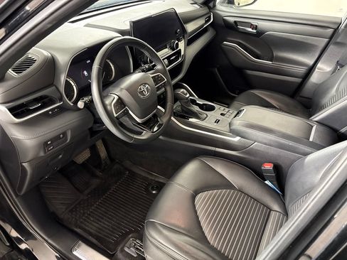 Used 2023 Toyota Highlander XSE FWD image 31