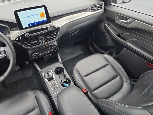 Used 2021 Ford Escape Titanium image 13