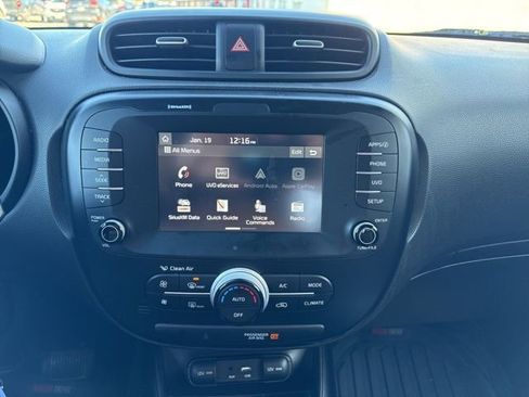 Used 2019 Kia Soul + image 13
