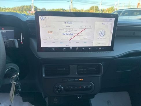 New 2025 Ford Maverick XL image 22