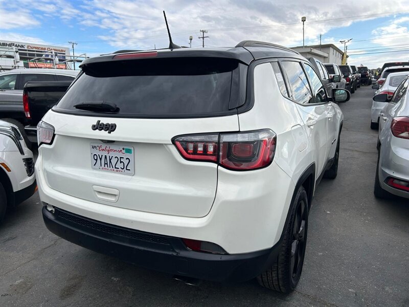 Used 2019 Jeep Compass Latitude FWD image 17