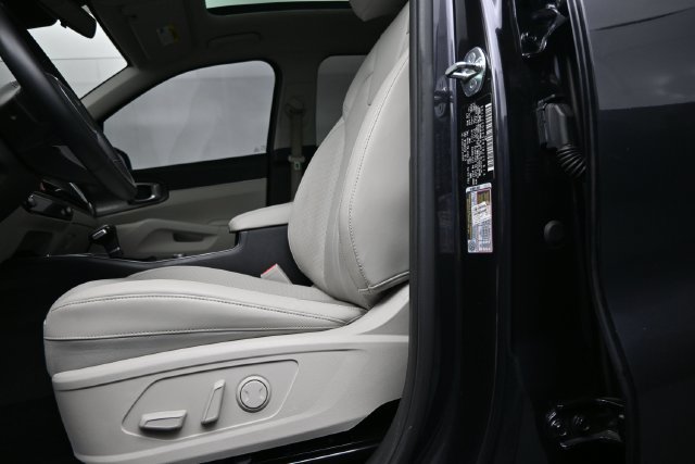 Used 2025 Kia Sorento S w/ Panoramic Sunroof Package FWD image 10