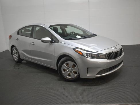 Used 2018 Kia Forte LX image 1