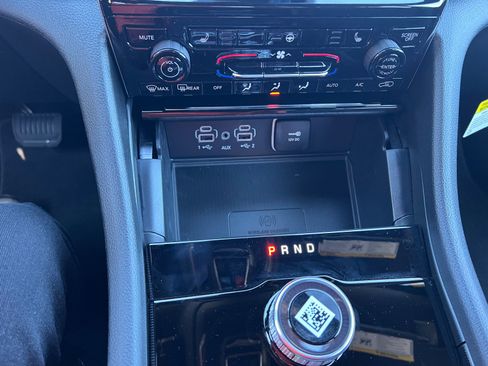 New 2025 Jeep Grand Cherokee 4WD image 30