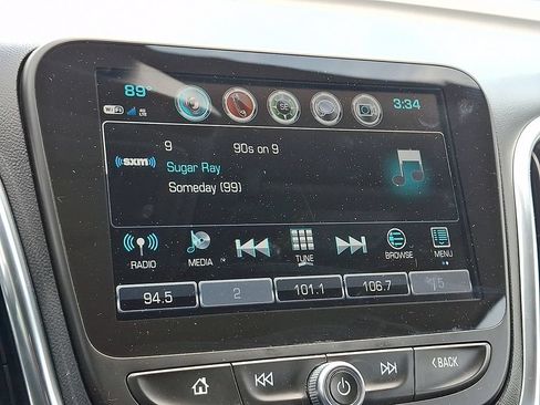 Used 2018 Chevrolet Equinox Premier FWD image 18