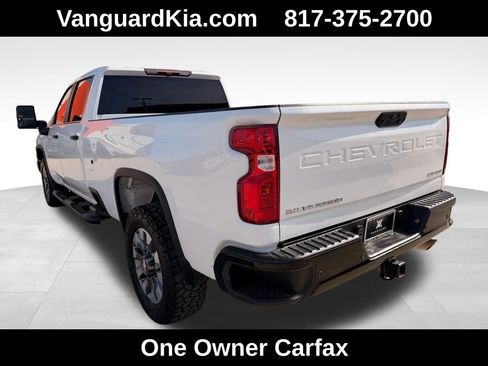 Used 2024 Chevrolet Silverado 2500 Custom w/ Custom Value Package image 2