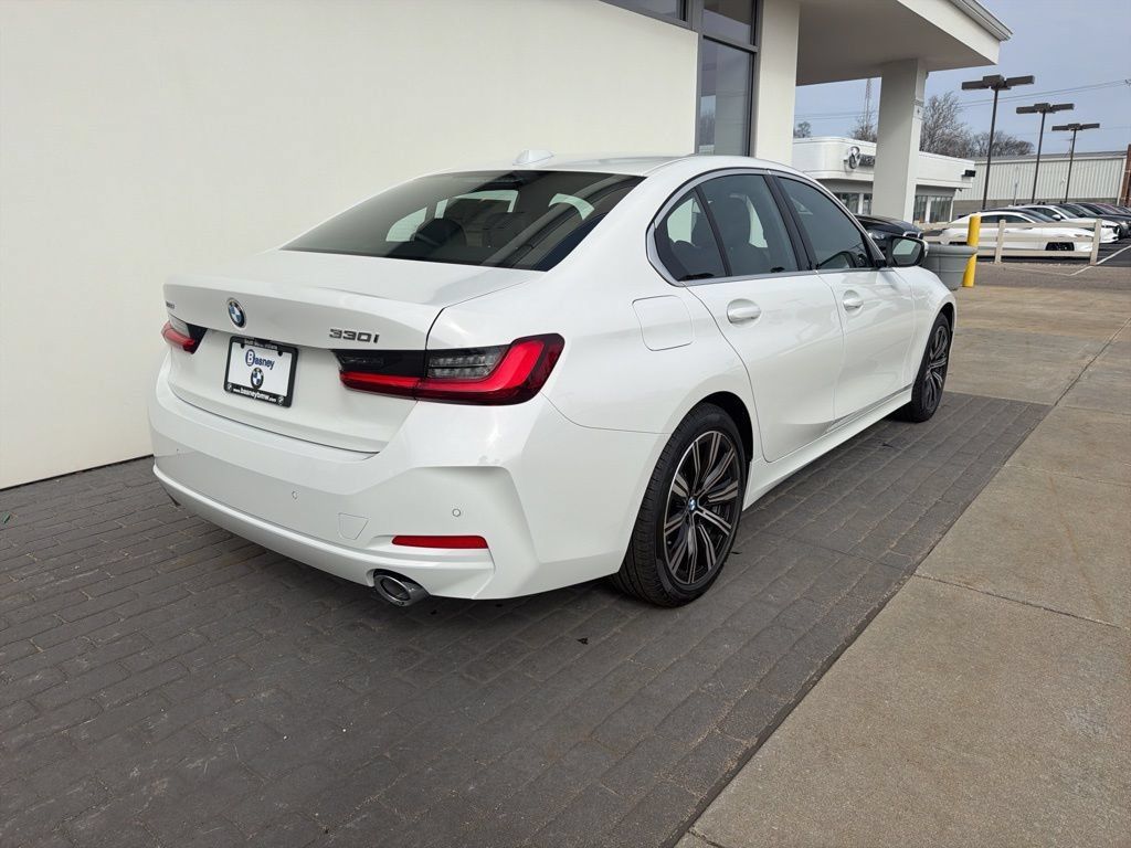 New 2026 BMW 330i xDrive Sedan w/ Convenience Package AWD/4WD image 5