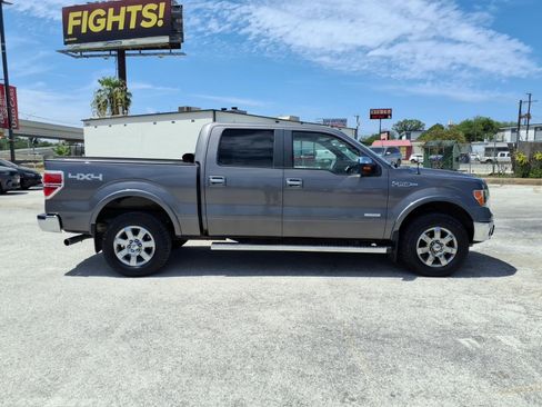 Used 2014 Ford F150 Lariat w/ Lariat Chrome Package AWD/4WD image 8