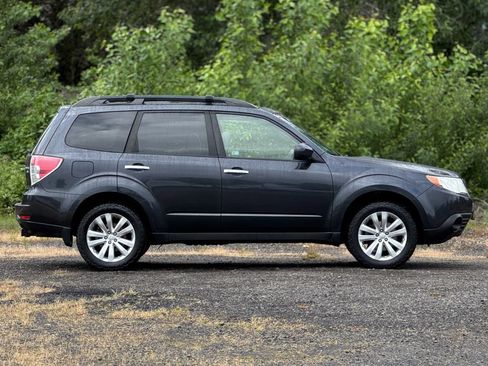 Used 2012 Subaru Forester 2.5X Premium AWD/4WD image 8