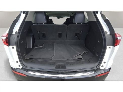 Used 2018 Buick Enclave Essence AWD/4WD image 25