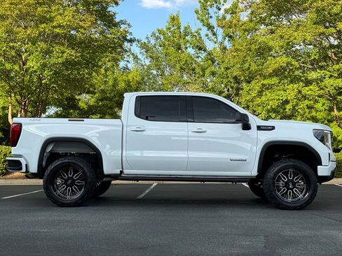 Used 2022 GMC Sierra 1500 Elevation w/ LPO, Elevation Black Package AWD/4WD image 2