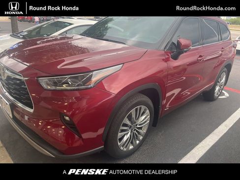 Used 2026 Toyota Highlander Platinum AWD/4WD image 1