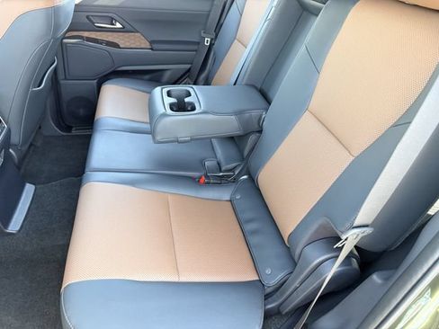 Used 2025 Lexus GX 550 w/ Cold Area Package AWD/4WD image 25