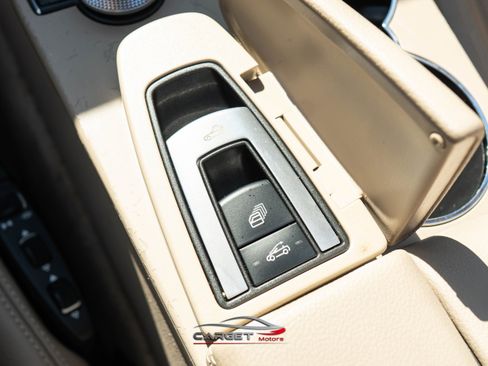 Used 2011 Mercedes-Benz E 350 Cabriolet image 32