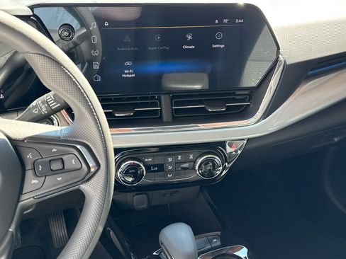 New 2025 Chevrolet Trax LT image 16