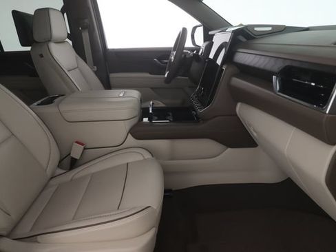 Used 2026 GMC Yukon Denali w/ Advanced Technology Package AWD/4WD image 37