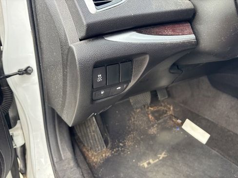 Used 2017 Acura TLX FWD image 16