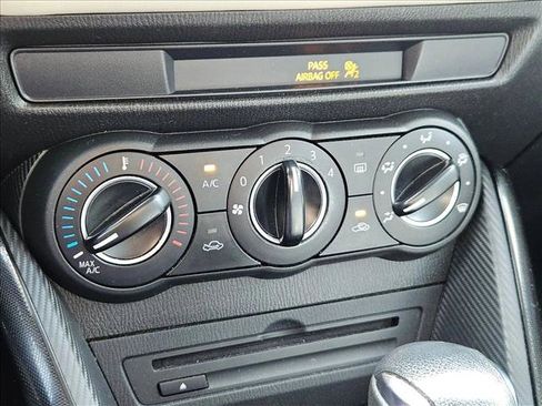 Used 2016 Toyota Yaris Sedan image 10