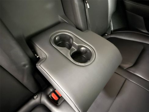 Used 2024 Tesla Model Y Long Range image 35