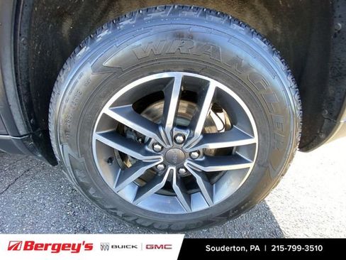 Used 2019 Jeep Grand Cherokee Limited image 36