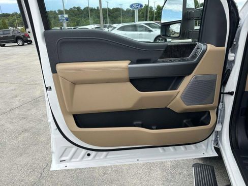 New 2025 Ford F250 Lariat w/ Lariat Ultimate Package image 10