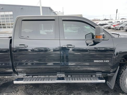 Used 2017 Chevrolet Silverado 3500 LT w/ LT Convenience Package image 31