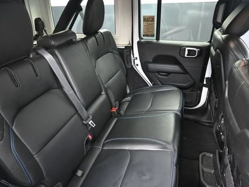 Used 2022 Jeep Wrangler Unlimited Rubicon 4xe w/ Cold Weather Group AWD/4WD image 45
