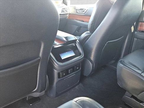 Used 2024 Lincoln Navigator Reserve w/ Monochromatic Package image 18