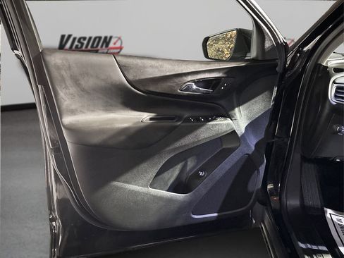 Used 2021 Chevrolet Equinox LT image 23