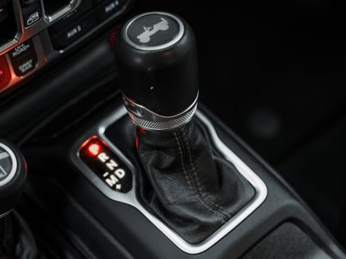 Used 2021 Jeep Wrangler Unlimited Rubicon w/ Xtreme Recon 35" Tire Package image 11