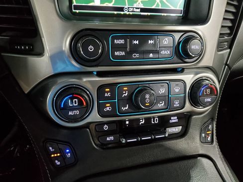 Used 2019 Chevrolet Tahoe Premier w/ Premier Plus Edition RWD image 35