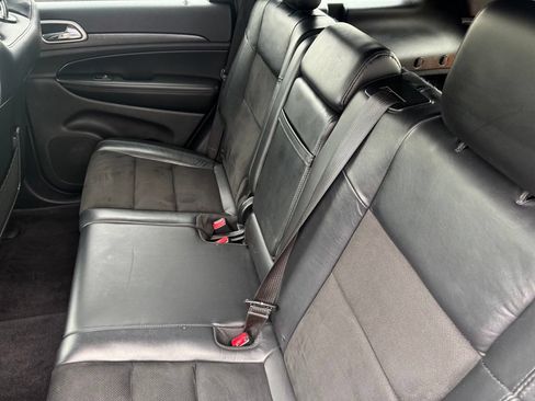 Used 2018 Jeep Grand Cherokee Altitude AWD/4WD image 8