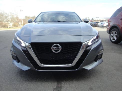 Used 2019 Nissan Altima 2.5 Platinum image 2