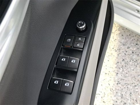 Used 2019 Toyota Camry XLE image 21