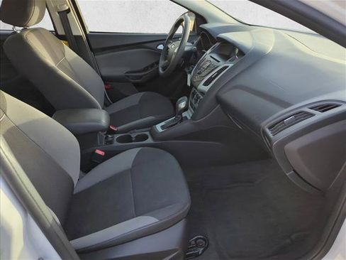 Used 2013 Ford Focus SE FWD image 26