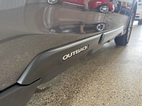 Used 2023 Subaru Outback Premium image 37