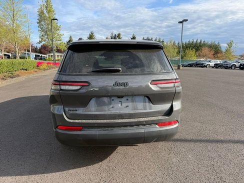 Used 2024 Jeep Grand Cherokee L Laredo image 5