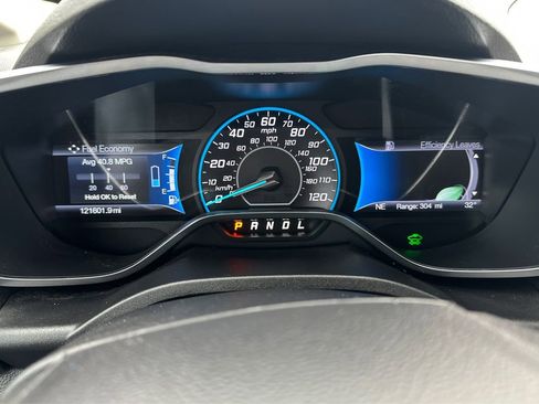 Used 2017 Ford C-MAX Energi SE w/ Equipment Group 401A image 16