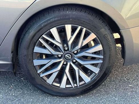 Used 2023 Nissan Altima 2.5 SV FWD image 18