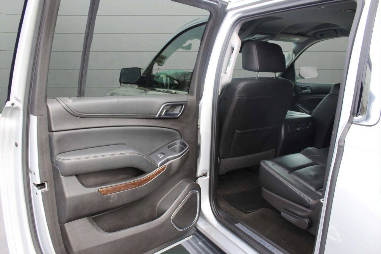 Used 2017 Chevrolet Suburban LT AWD/4WD image 13