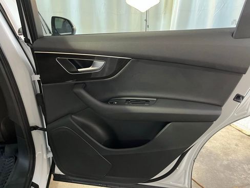 Used 2025 Audi Q7 2.0T Premium image 24