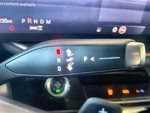 Certified 2025 Buick Envision Sport Touring image 15