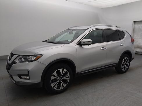 Used 2018 Nissan Rogue SL image 2