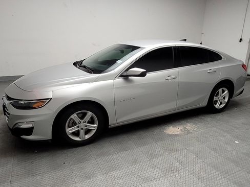 Used 2021 Chevrolet Malibu LS image 2