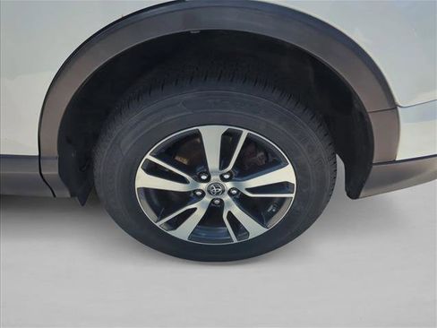 Used 2018 Toyota RAV4 XLE FWD image 22
