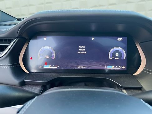 Used 2023 Jeep Grand Cherokee Overland w/ MOPAR Finishing Package image 21