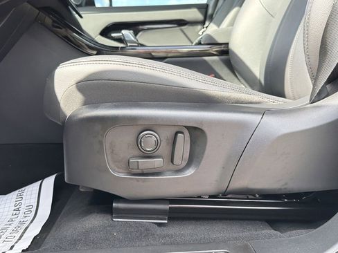 Used 2025 Land Rover Range Rover Evoque Dynamic SE image 21